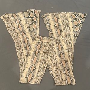 PrettyLittleThing snake flare leggings
